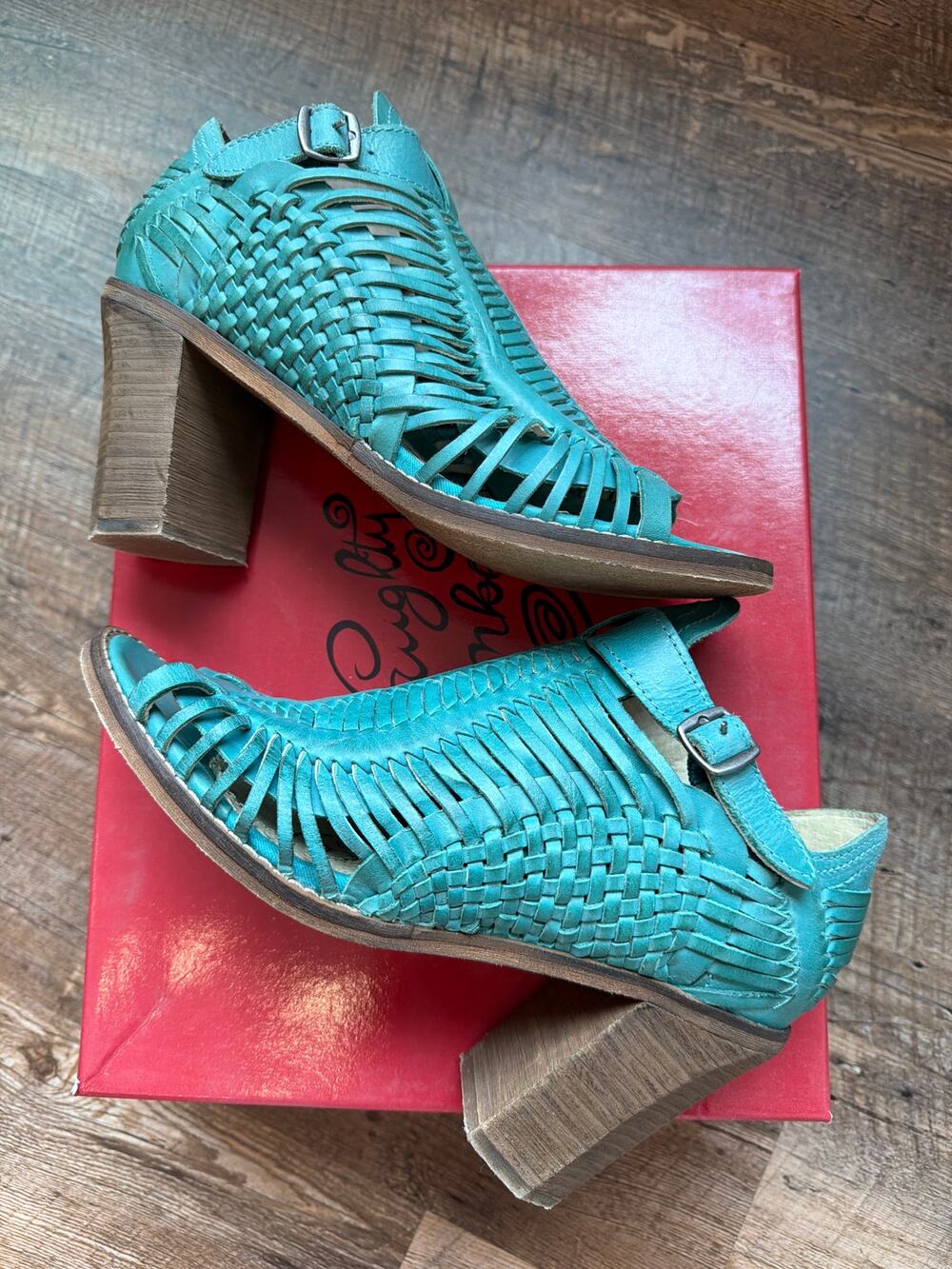 Naughty Monkey "Killion" Turquoise leather peep toe woven bootie SZ 7